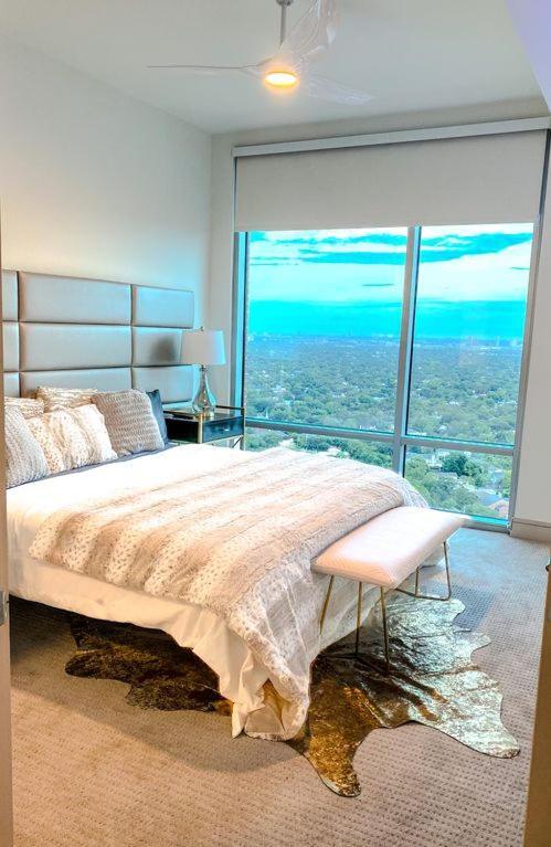 Medcenter Vacation Glasspad Skyline Views, 1 Free Prking Spot, Sleeps 4, Ask For Rental Car Option 休斯敦 外观 照片