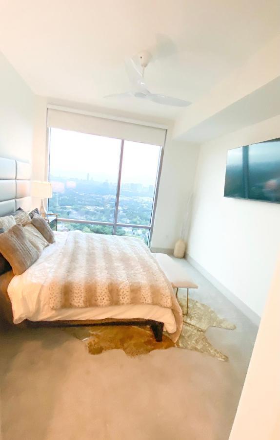 Medcenter Vacation Glasspad Skyline Views, 1 Free Prking Spot, Sleeps 4, Ask For Rental Car Option 休斯敦 外观 照片