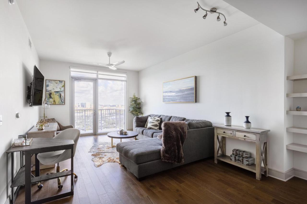 Medcenter Vacation Glasspad Skyline Views, 1 Free Prking Spot, Sleeps 4, Ask For Rental Car Option 休斯敦 外观 照片